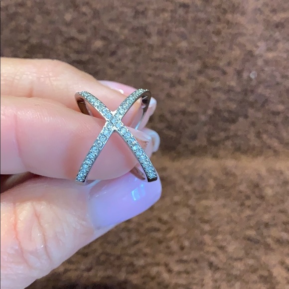 Michael Kors Crystal Ring size 6  NWOT - Picture 1 of 4